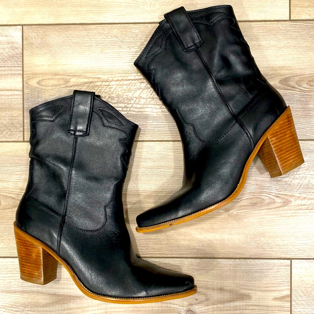 Black womens cowboy boots size 9.5M